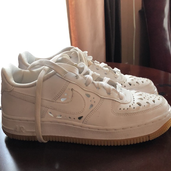 Nike sneakers - Picture 2 of 3